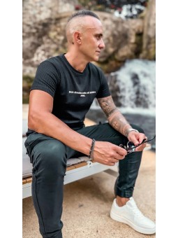 Camiseta letras negra