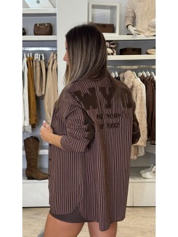 Camisa rayas letras relieve...