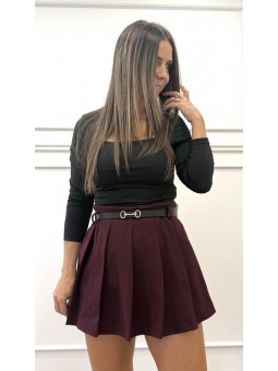 Falda tablas granate con...