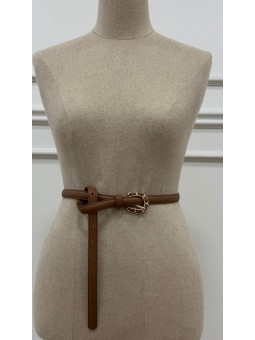 Cinturón fino hebilla...