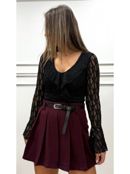 Camiseta encaje volante negra