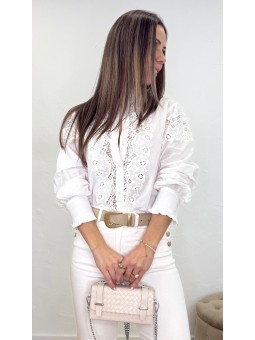 Blusa troquelada blanca