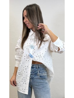 Camisa troquelada flores...
