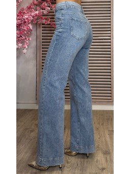 Pantalón flare denim