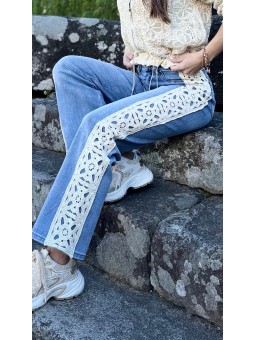 Pantalón tira lateral crochet